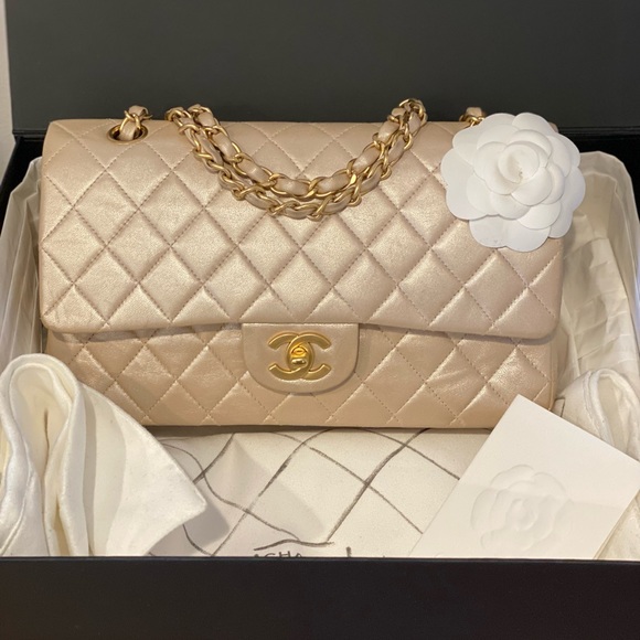 Chanel Iridescent beige Medium CF